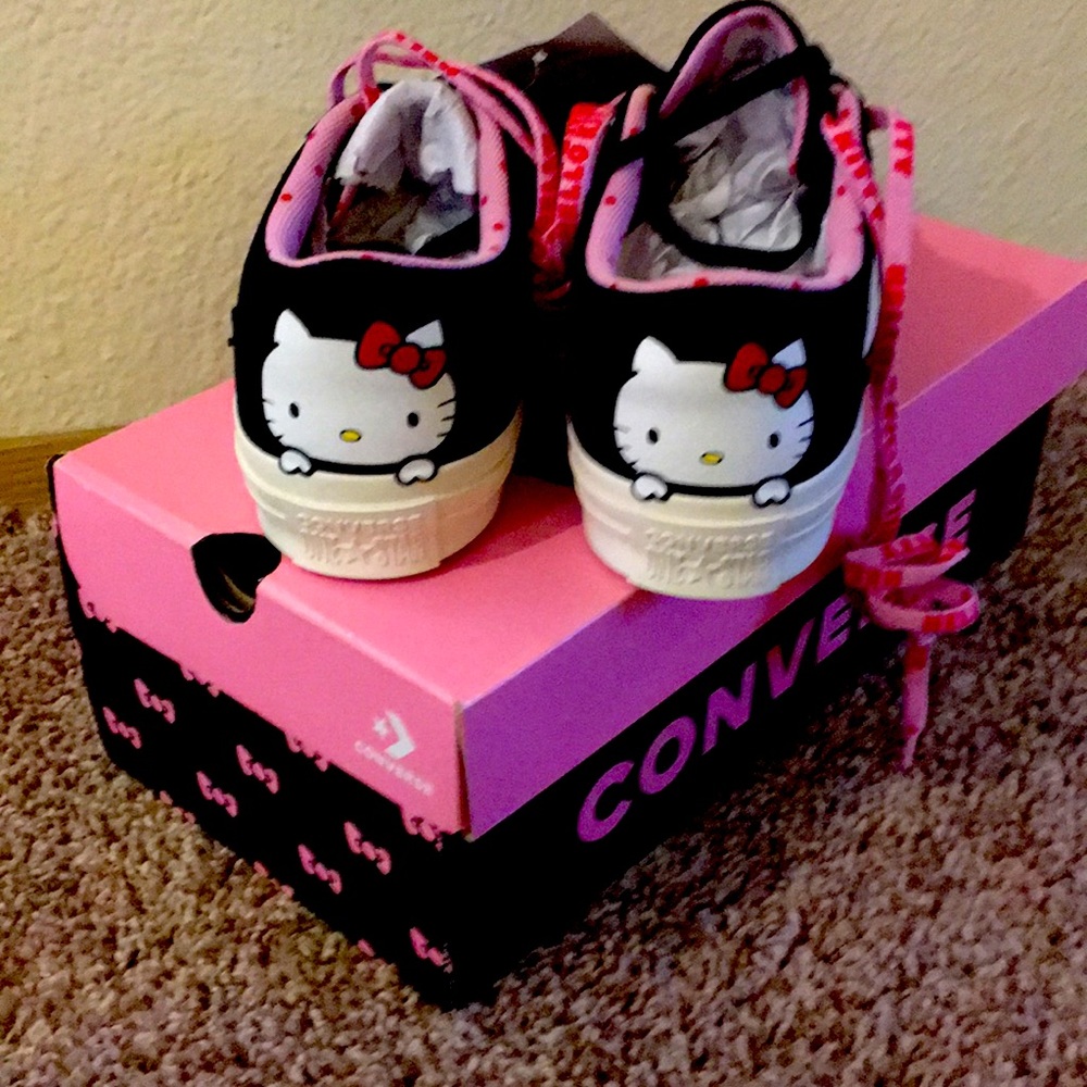 Hello kitty shoes Converse